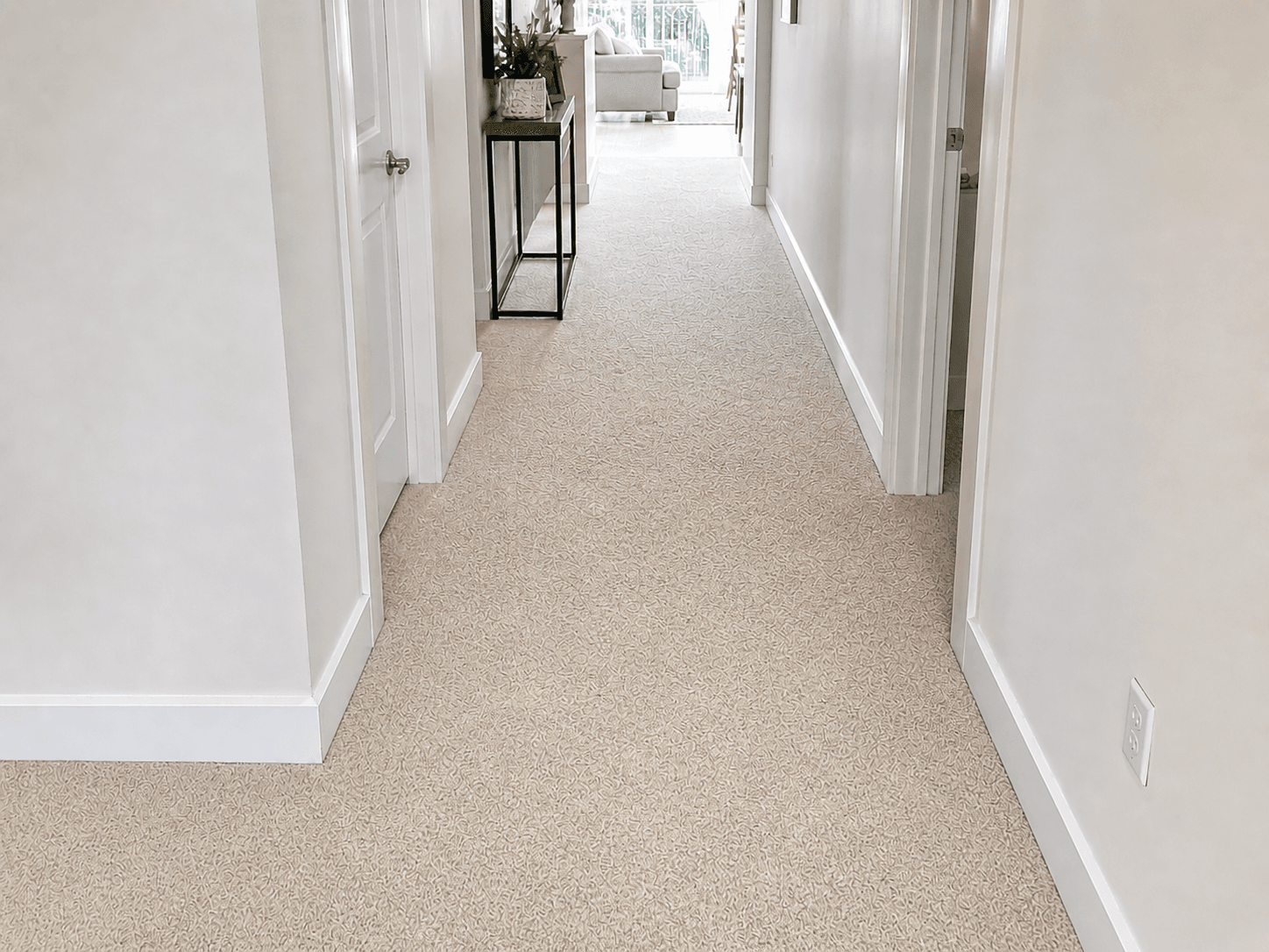 Before and after hallway carpet cleaning result